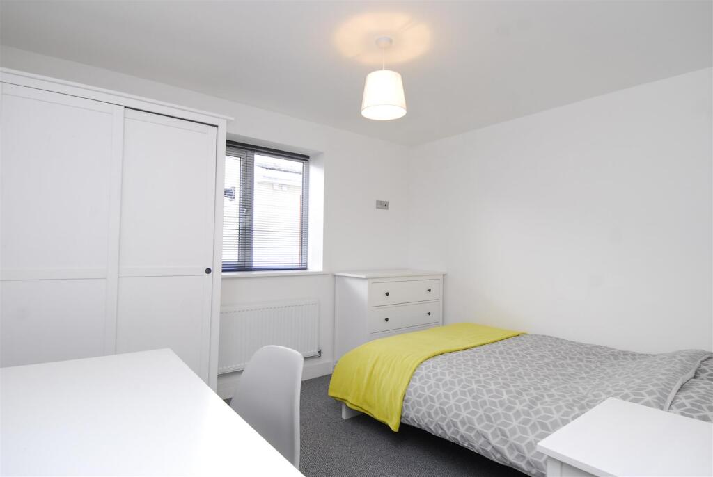 Apartment in Plymouth - View 4