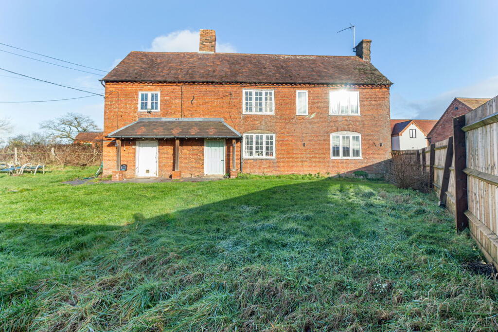3-bed detached on Pool House Farm, Hob Lane, Balsall Common, £475,000