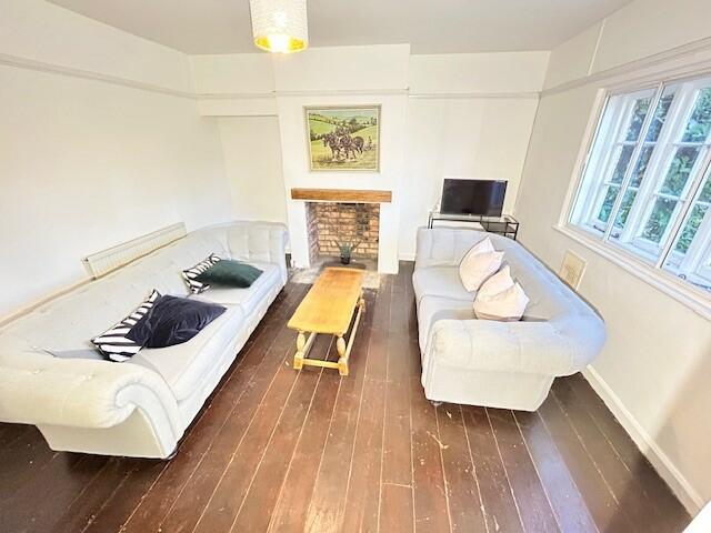 Main image of property: GL7