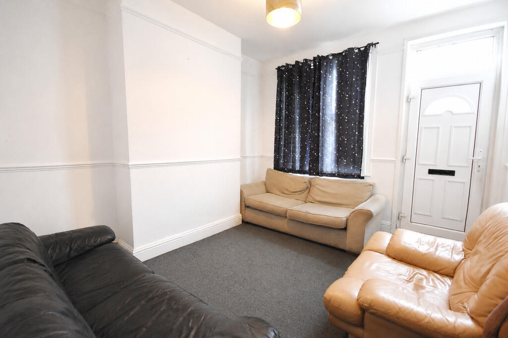 Silverton Road, Coventry photo 4