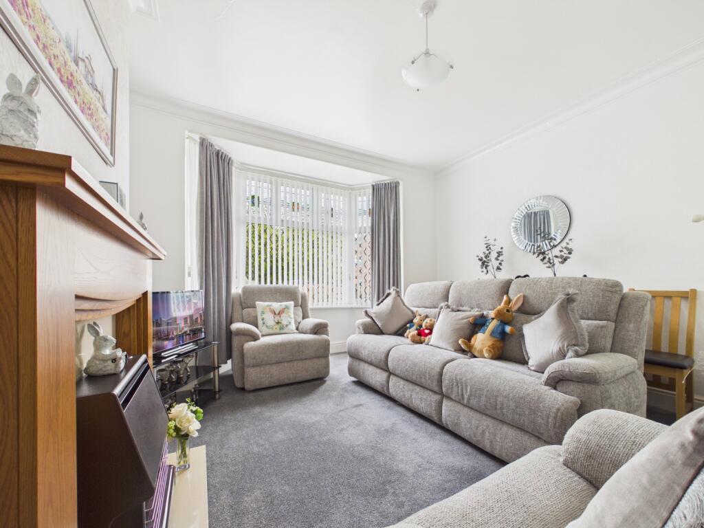 16, Weeland Road, Knottingley, West Yorkshire, WF11 photo 4