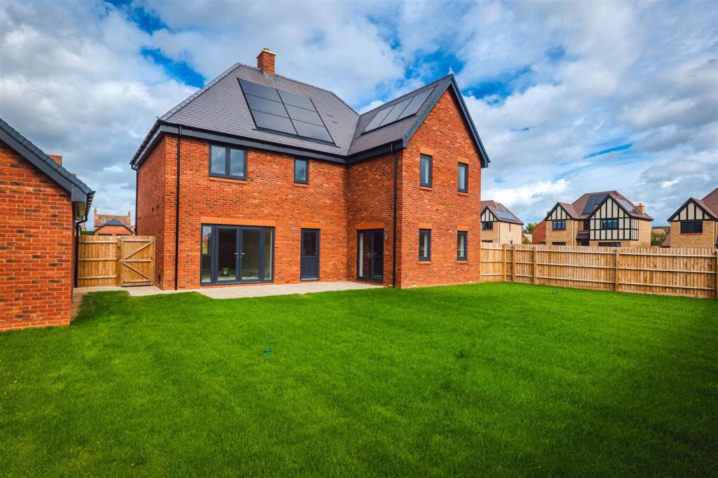 Main image of property: Kingshurst Drive, Badsey, WR11 7ZF