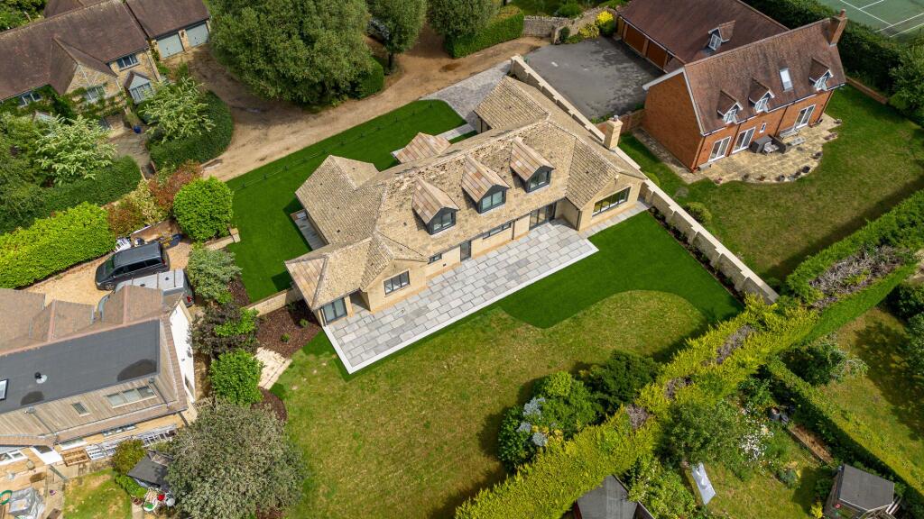 Main image of property: Wootton Village, Boars Hill, OX1