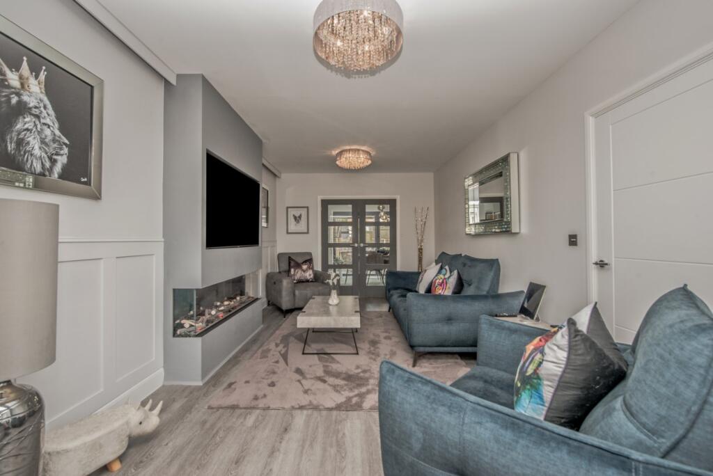House in Bradford, West Yorkshire - View 2