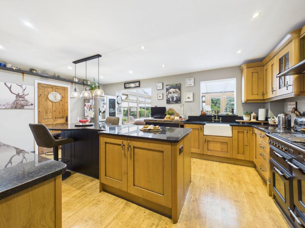 House in Tewkesbury, Churchdown - More