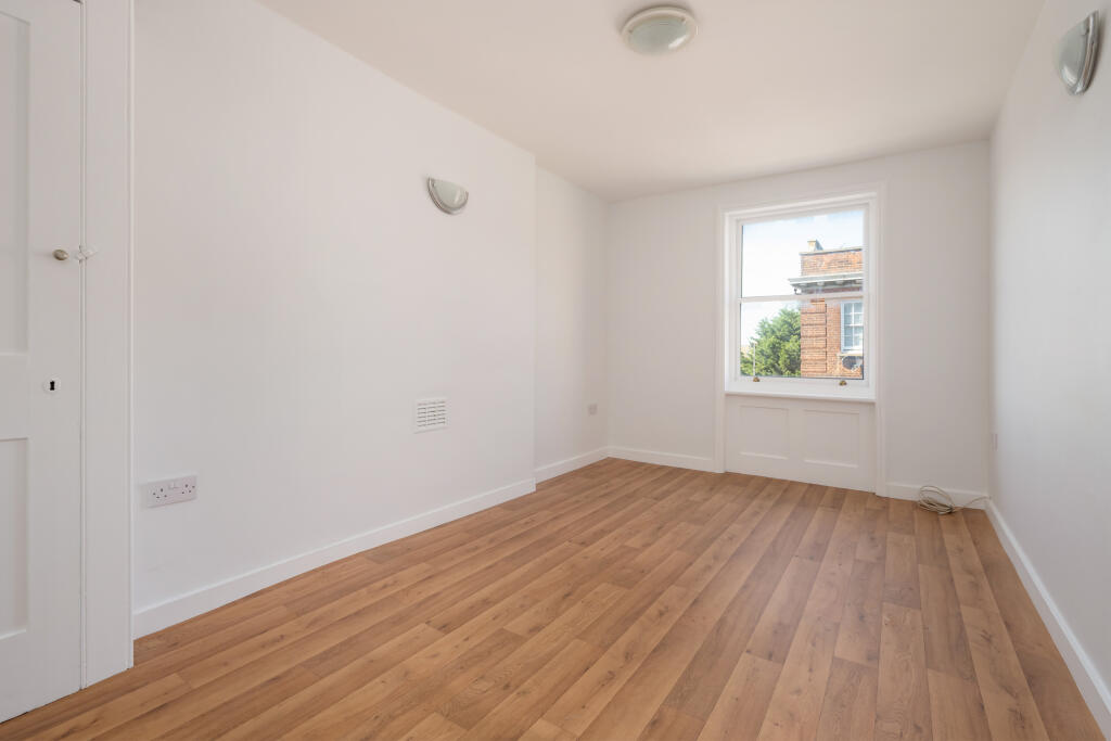 Apartment in Canterbury - View 5