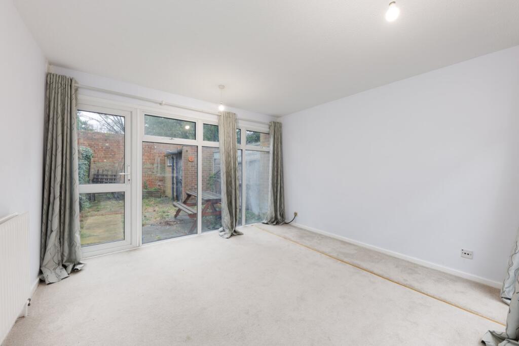 Galgate Close, 
Wimbledon Common, SW19 - View 3
