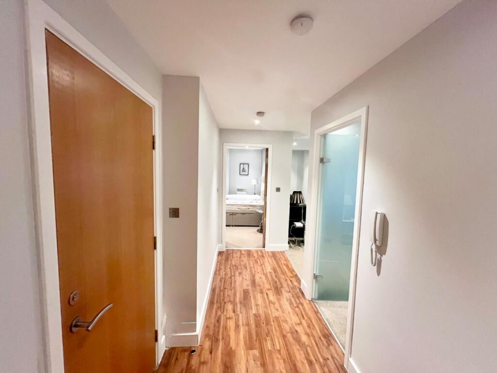 Apartment in Nottingham, Nottinghamshire - View 3