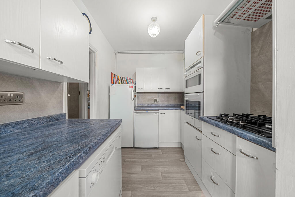 House in Runnymede, Addlestone - More