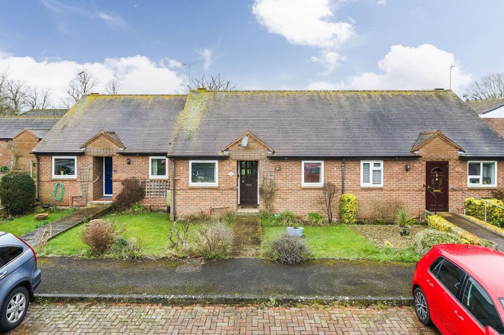 Main image of property: Manor Court, Abingdon, OX14