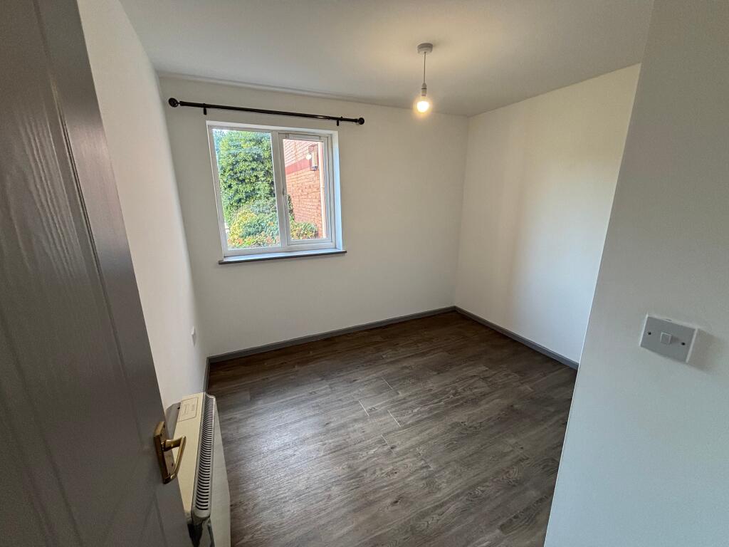 Apartment in Wirral, Liverpool City Region - More