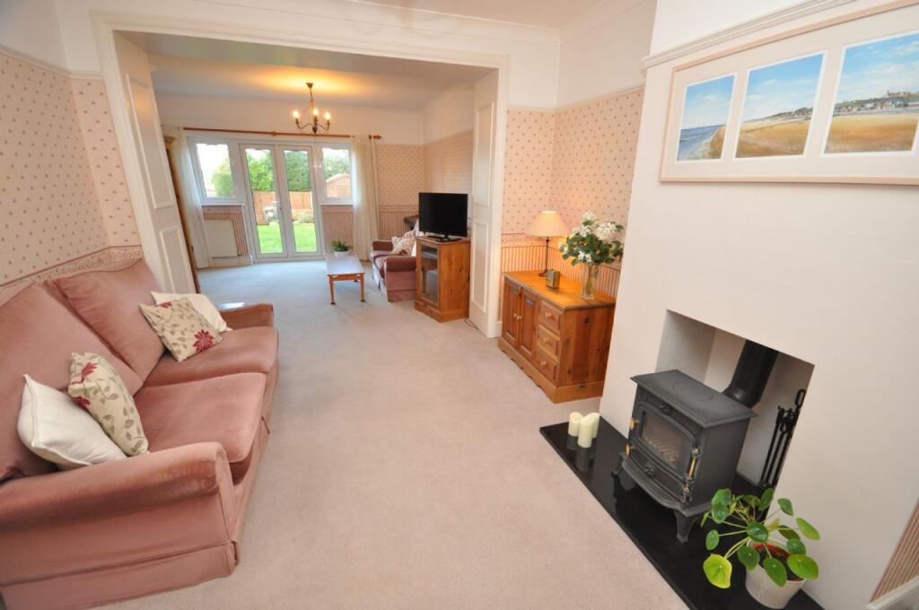 Woodberry Way, Walton-on-the-naze photo 3