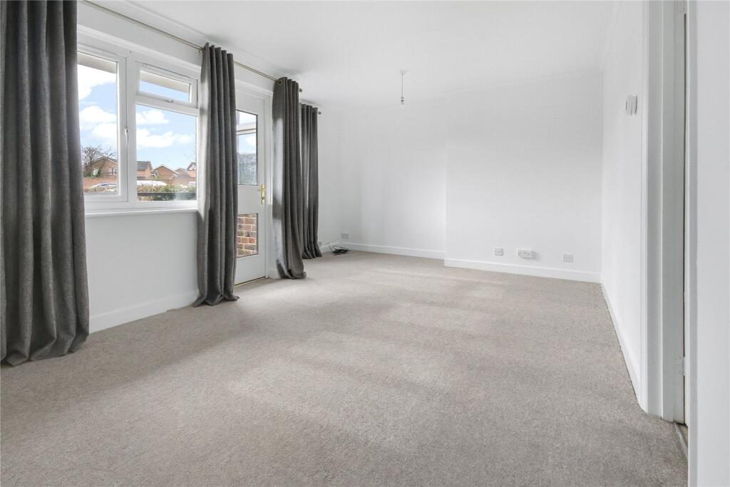 Moordale Avenue, Bracknell, Berkshire, RG42 photo 4