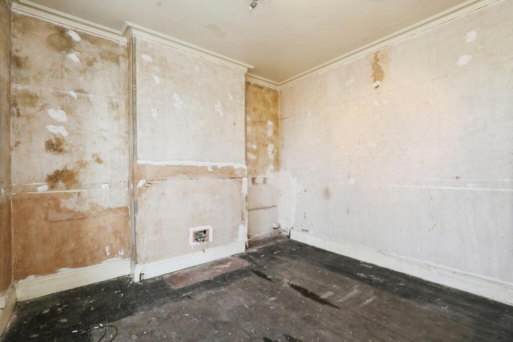 House in Stoke-on-Trent - View 5