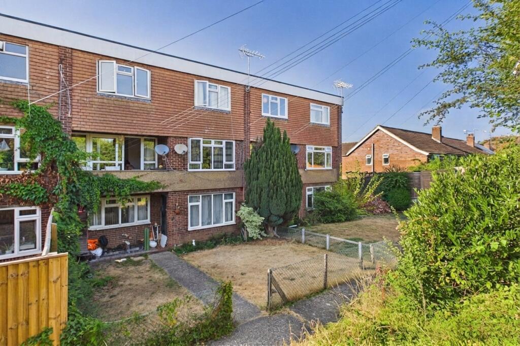 Main image of property: Weydon Lane, Farnham, Surrey, GU9