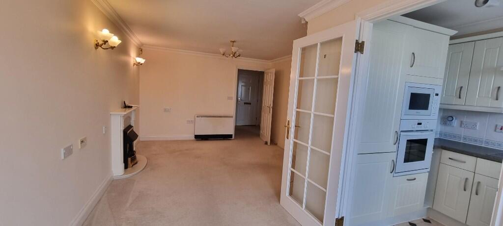 Apartment in Weston-super-Mare, Whitecross Village - More