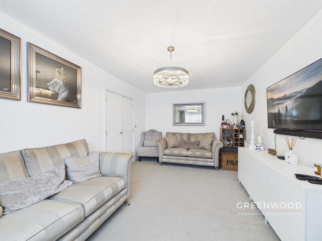 Dove Court, Stanway, Colchester photo 3