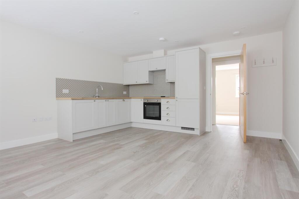 Apartment in Salisbury - View 2