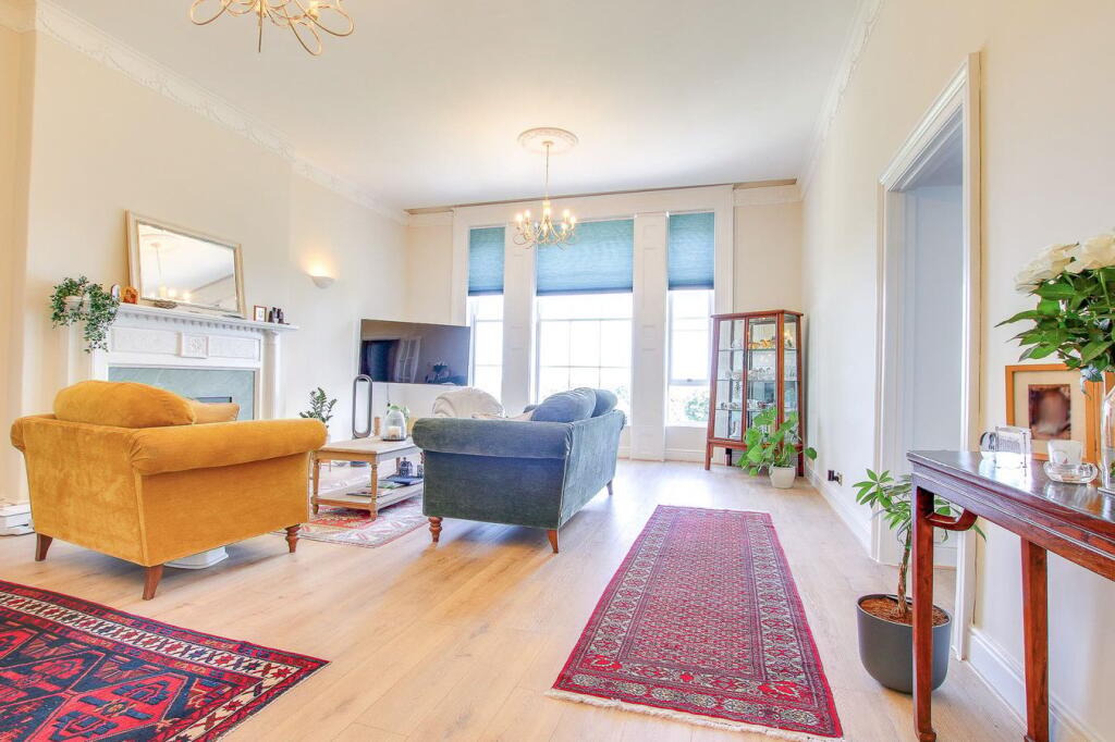 Apartment in Southampton - View 2