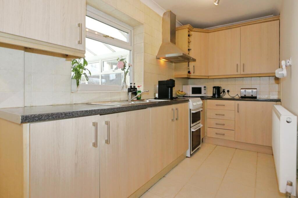Abbey Drive, Ashby-De-La-Zouch, LE65 photo 4