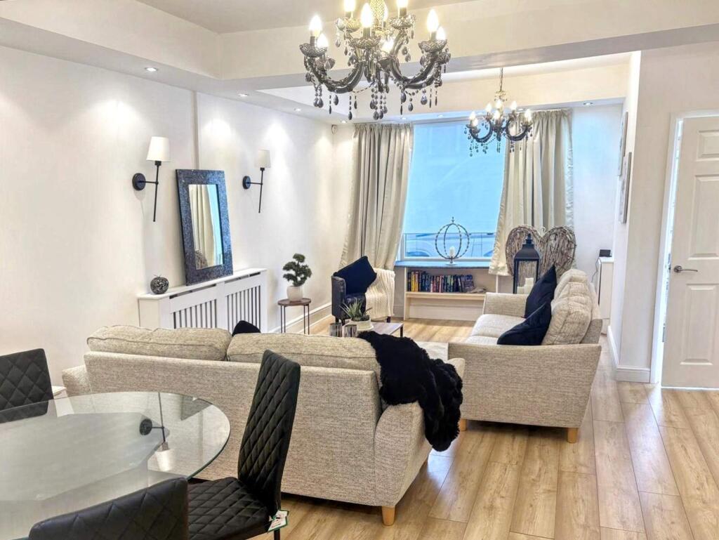 House in Cardiff, Treorchy - View 2