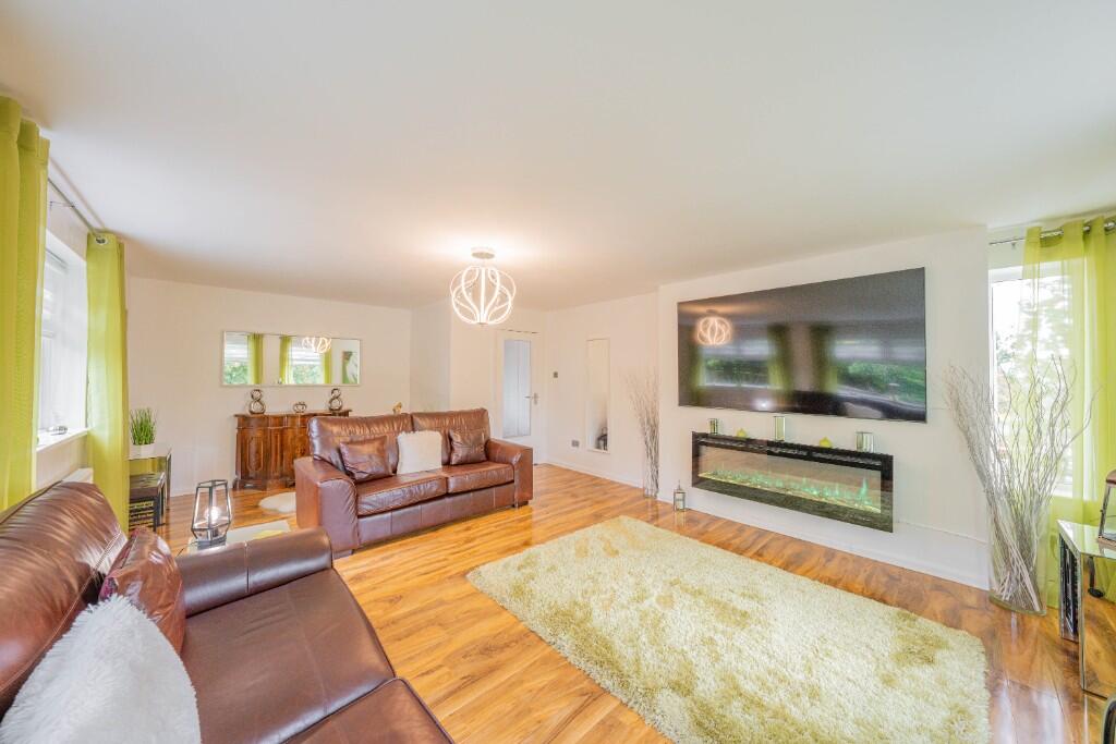 House in Sunderland, Albany - More