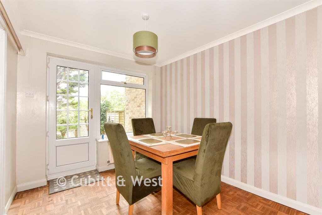 House in Haywards Heath - View 4