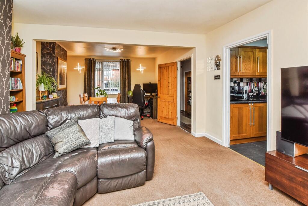 Additional image 3 of The Avenue, WESTBURY