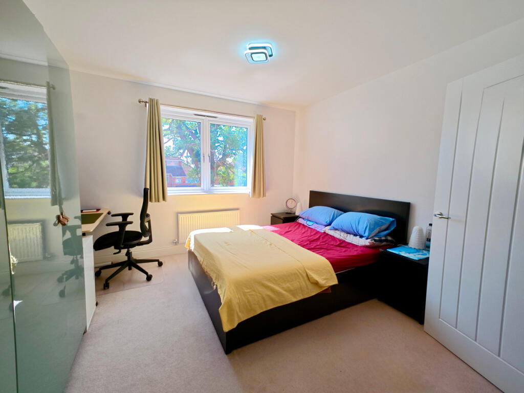 Apartment in Reading - View 4