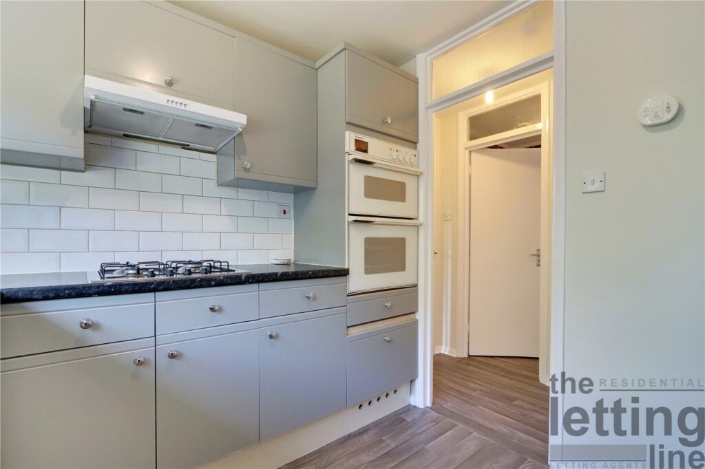 Apartment in Enfield, Southbury - View 4