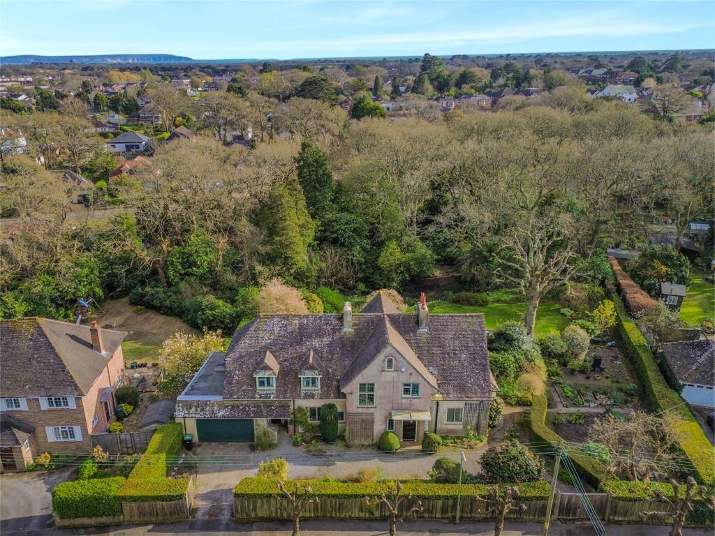 Barrs Avenue, New Milton, Hampshire, BH25