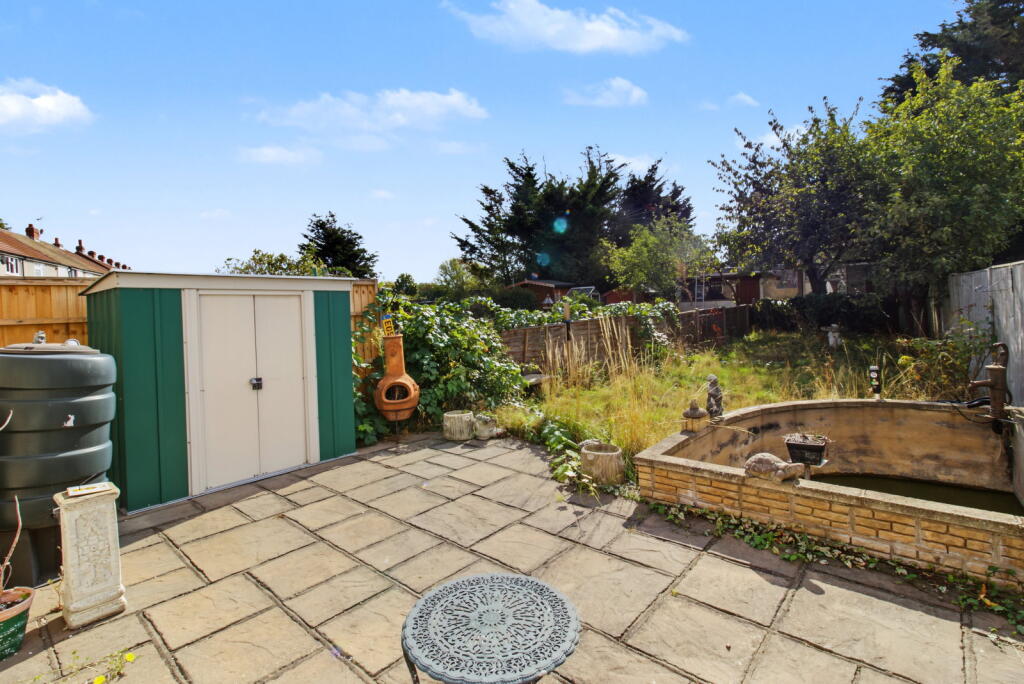 House in Romford - View 4