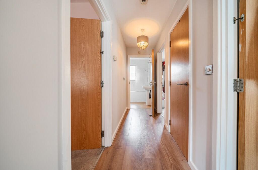 Apartment in Chelmsford - View 5