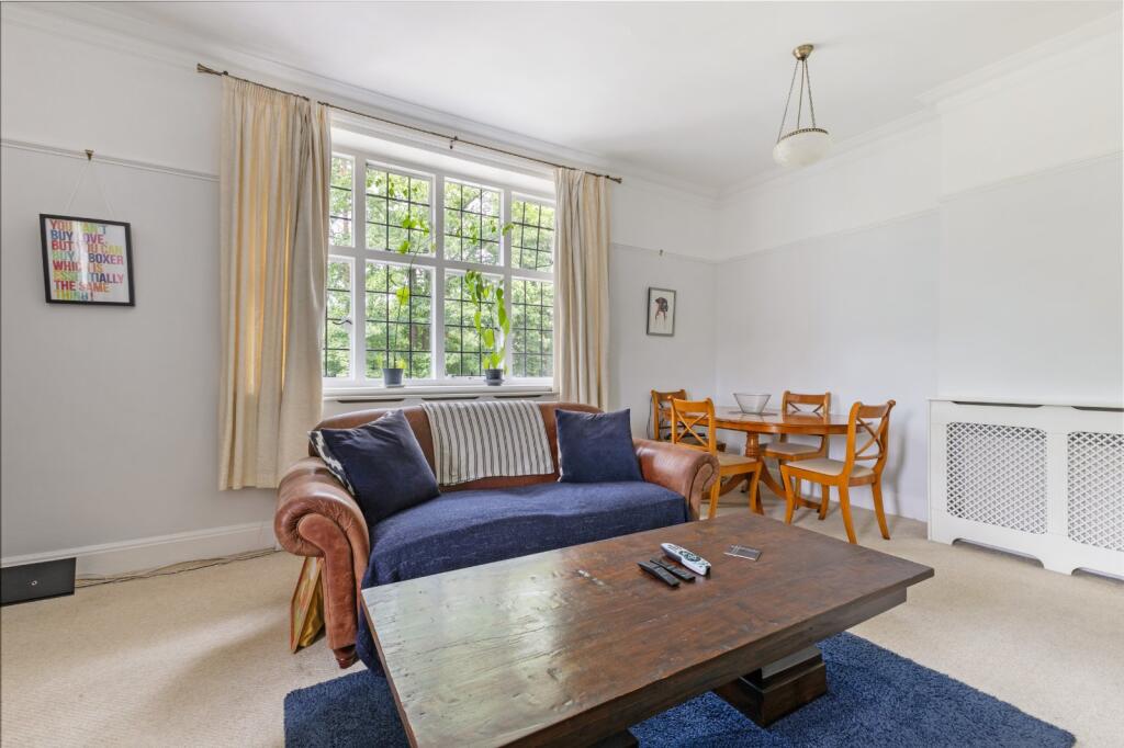 Apartment in Waverley, Farnham - View 3