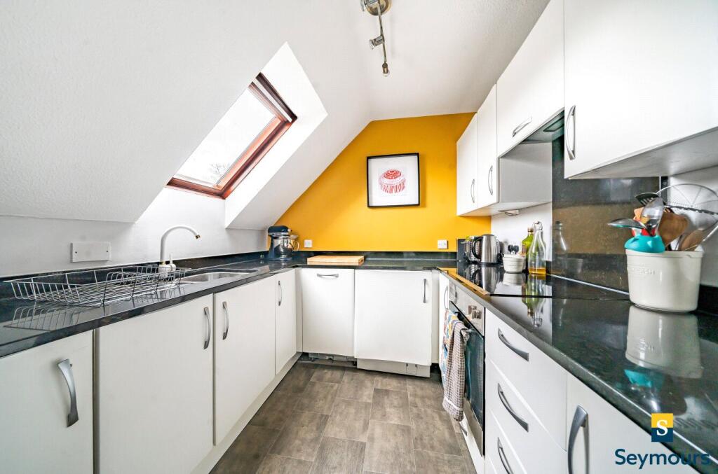 Apartment in Guildford, Surrey - View 5