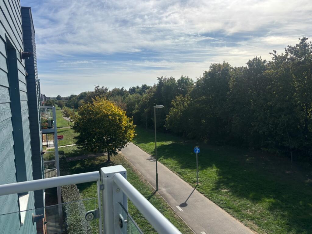 Apartment in Eastleigh, Middle Stoneham - View 2