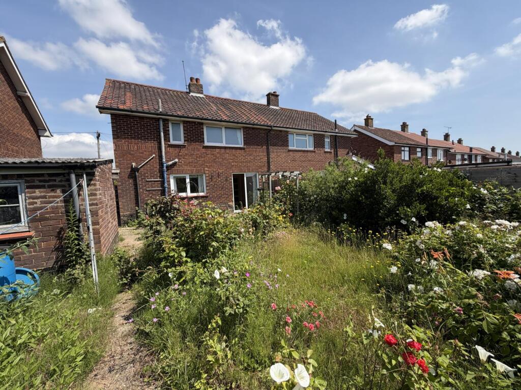 House in Felixstowe, Grange Farm - View 4