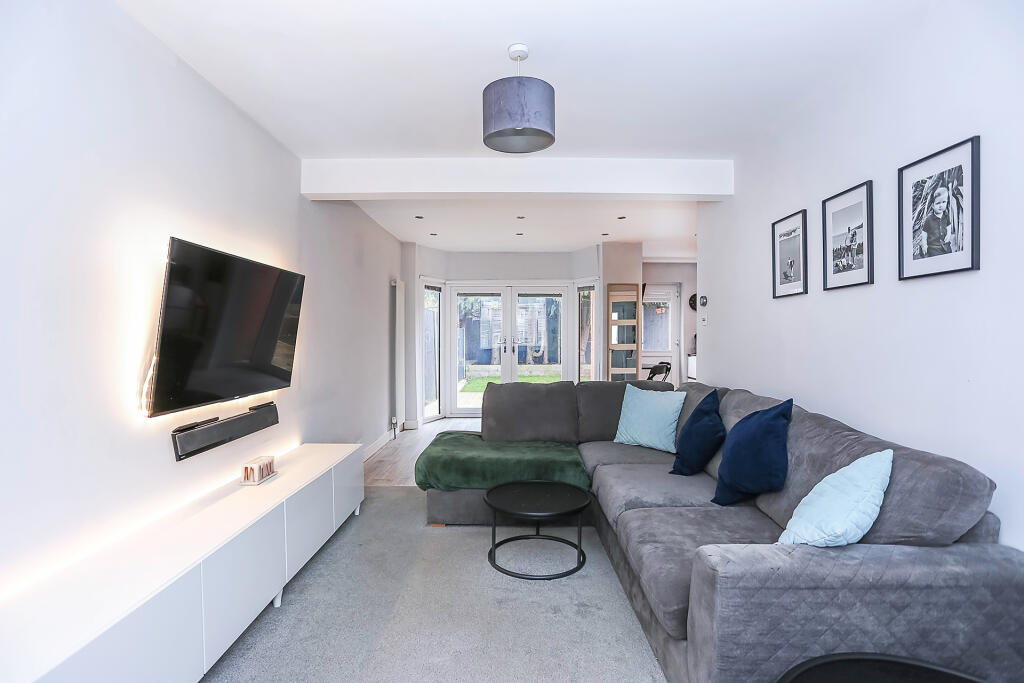 House in Solihull, Haslucks Green - View 5