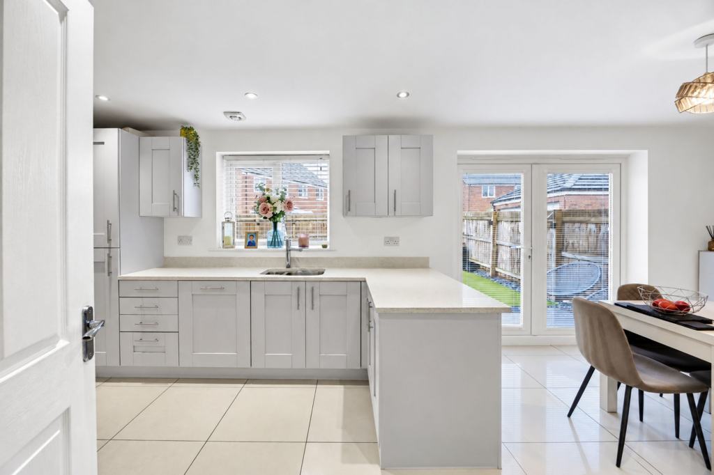 Marshfern Place, Shavington, CW2 photo 4
