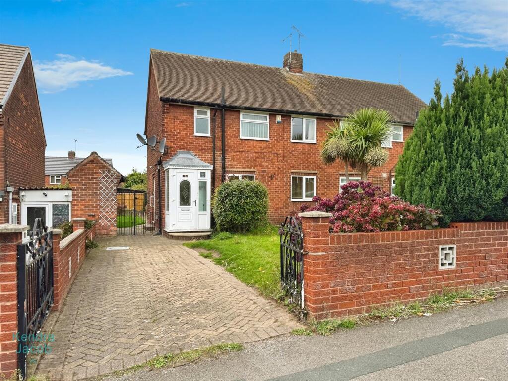 3-bed semi-detached on Plantation Hill, Worksop, £150,000
