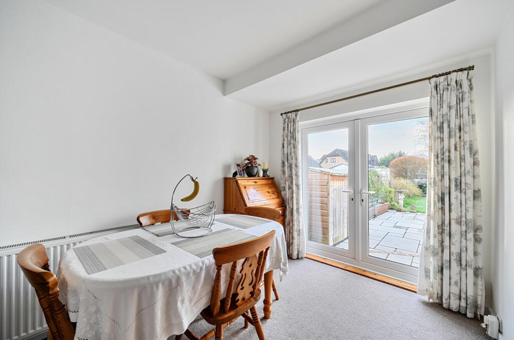 Rydens Way, Woking, Surrey, GU22 photo 4