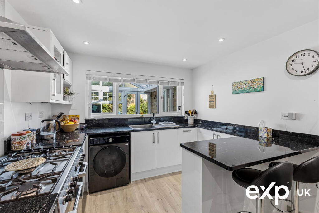House in Mansfield, Nottinghamshire - More