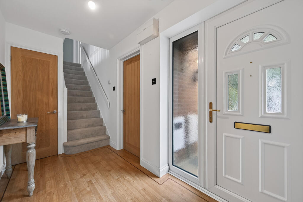 House in Kettering, Brambleside - View 3