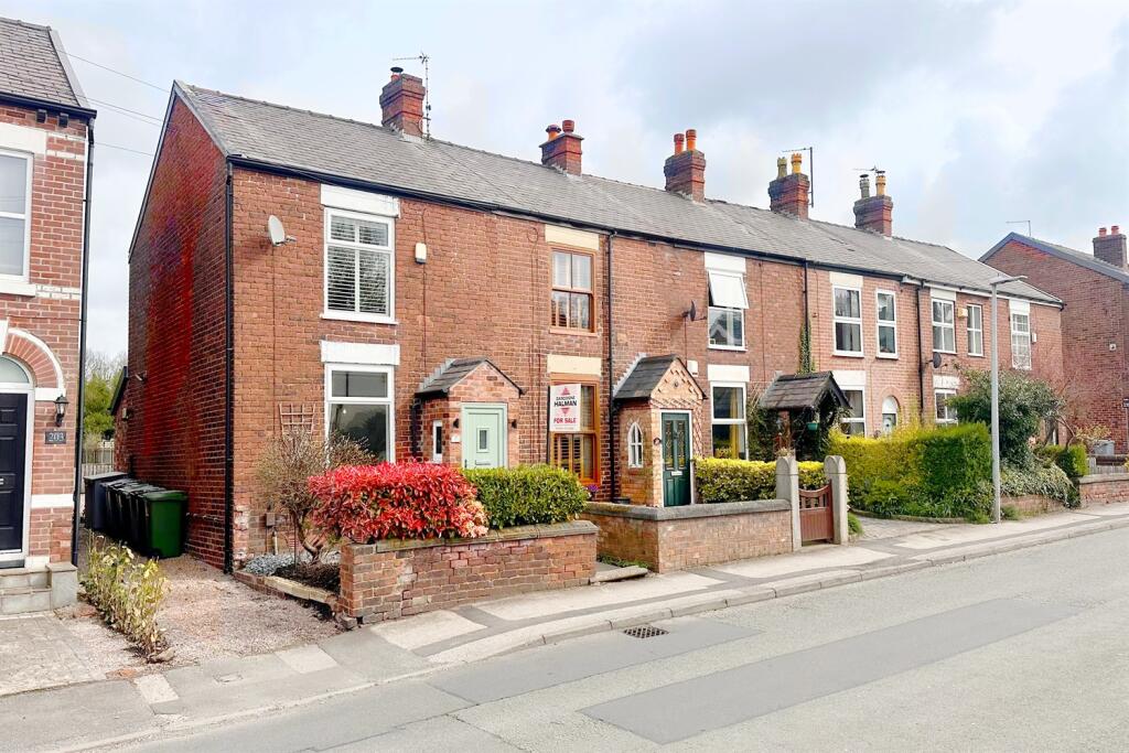 Main image of property: Park Lane, Poynton