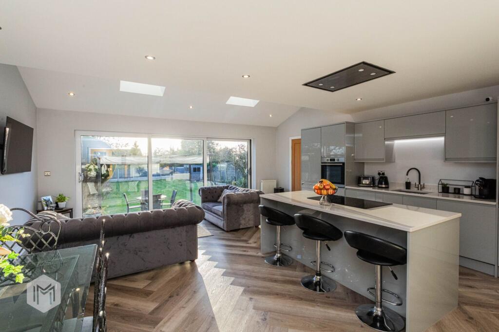 Briery Avenue, Bolton, BL2 photo 3