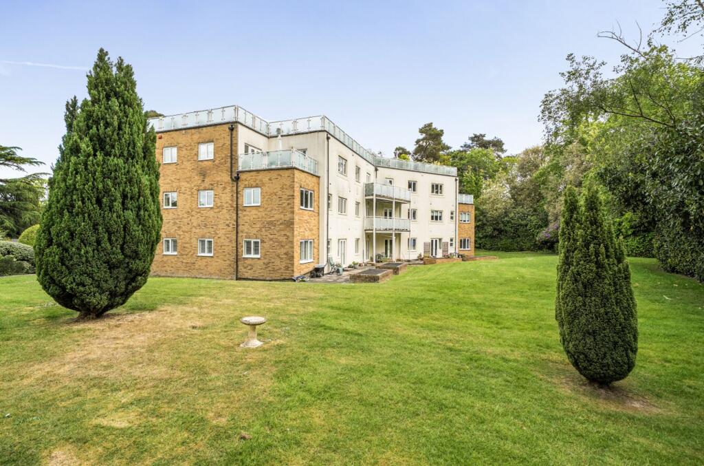 Apartment in Tunbridge Wells, Kent - View 4
