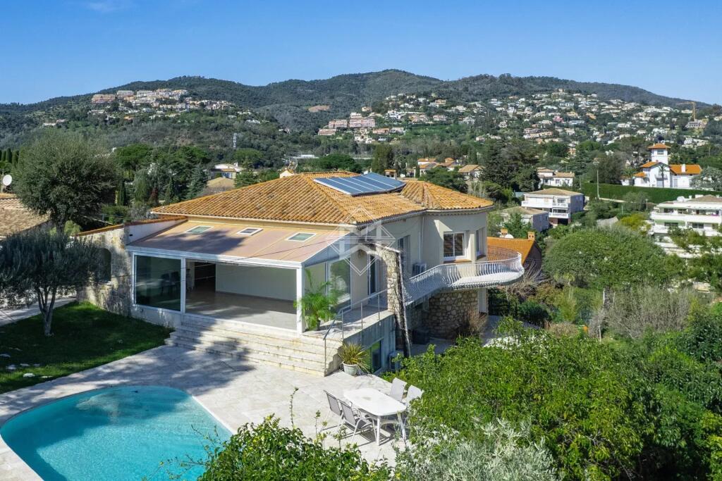 Main image of property: Provence-Alps-Cote d`Azur, Alpes-Maritimes, Mandelieu-la-Napoule