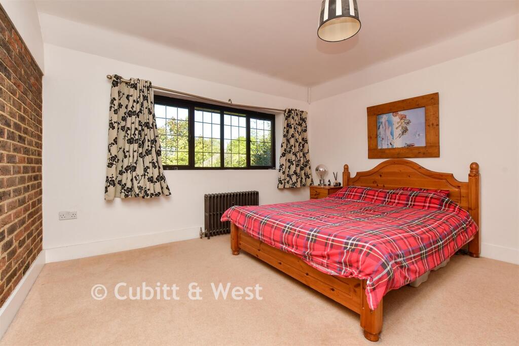 House in Kingston upon Thames - View 3