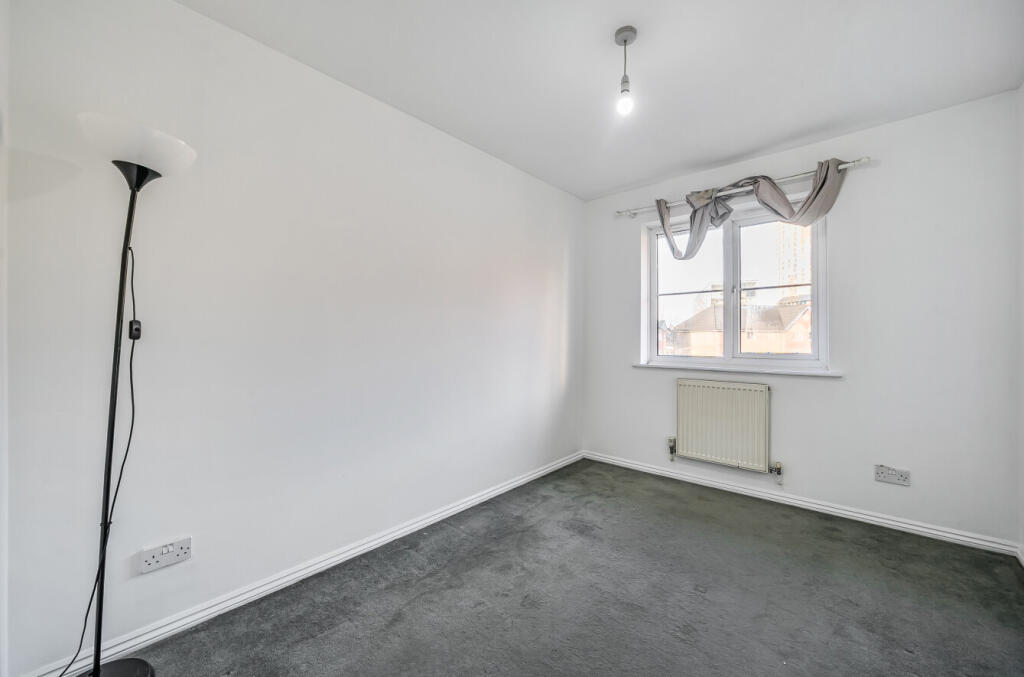 Apartment in Salford - View 5