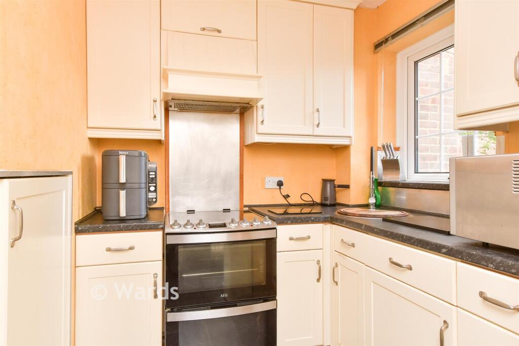 House in Chatham, Wayfield - View 4